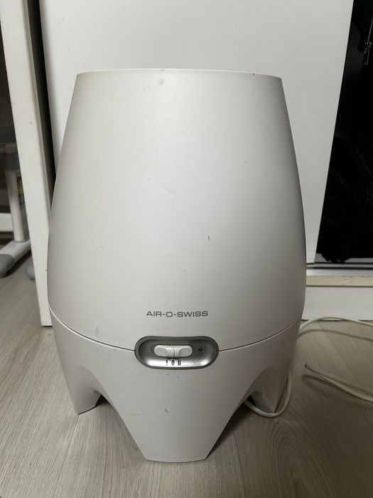 Зволожувач повітря  Boneco Air-O-Swiss E2441A.