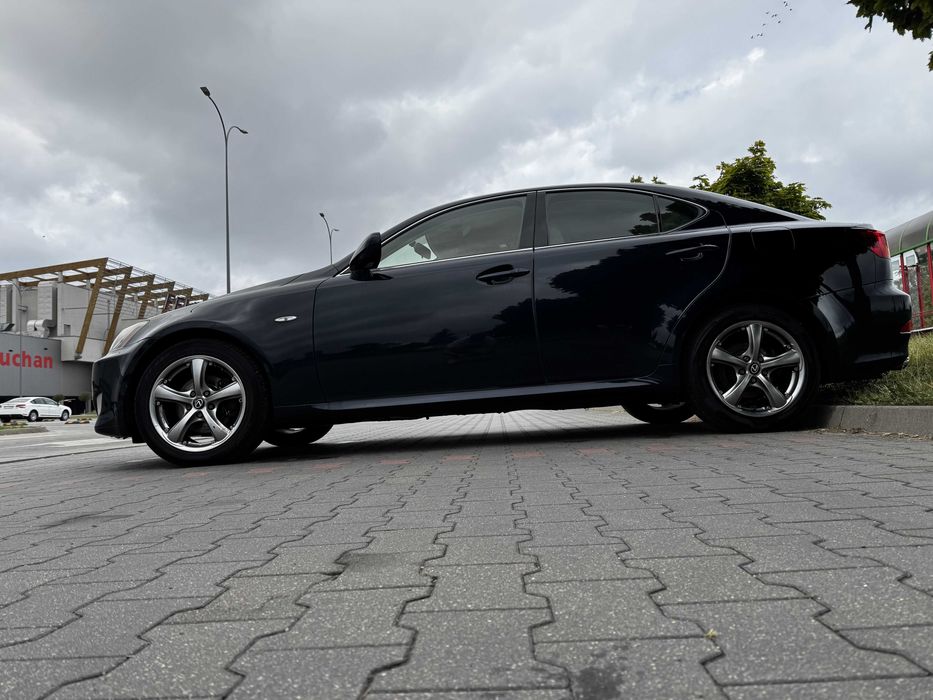 Lexus IS II 2.5 250 V6 208 KM