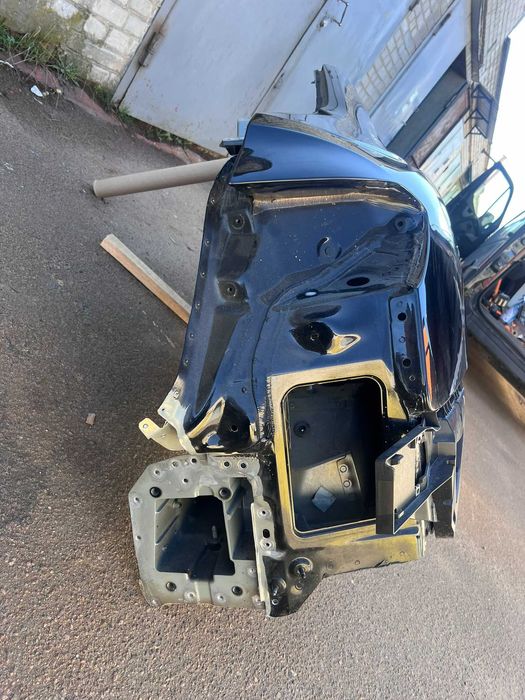 Audi A8 D5 крило четверть боковина задня права наявність