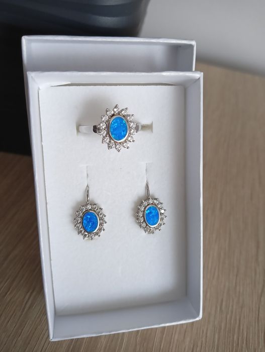 Komplet biżuterii z opalem, kolczyki i pierścionek, srebrna biżuteria