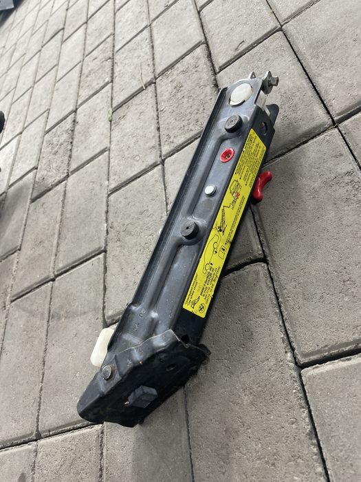 Домкрат BMW original стан нового