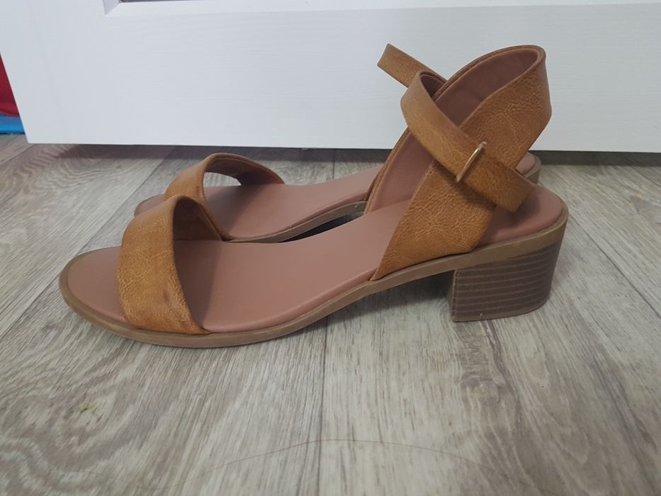 Босоніжки New look