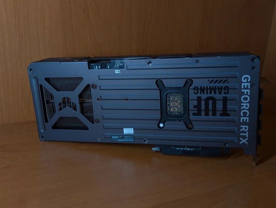 Asus TUF RTX 5070 Ti 16Gb ідеал , без упаковки