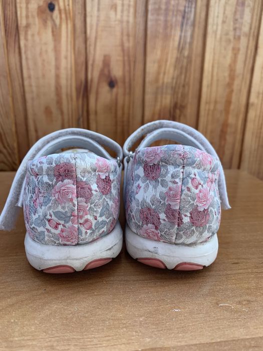 Босоніжки закриті 24 розмір сандалі