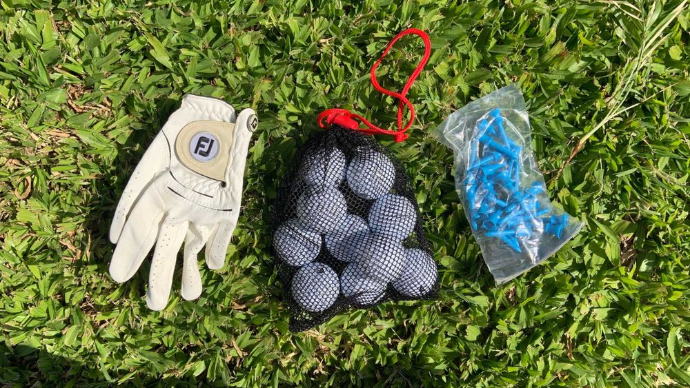 Saco de Golfe com 6 Tacos, Bolas, Tees e Luva [Como Novo]