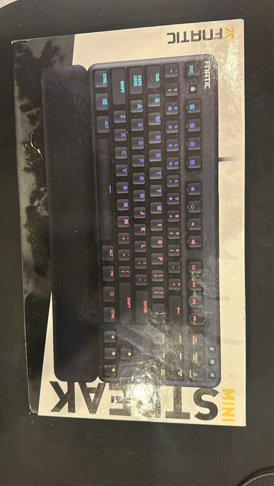 Teclado Mecânico Gaming Fnatic miniSTREAK RGB - TKL (Compacto)