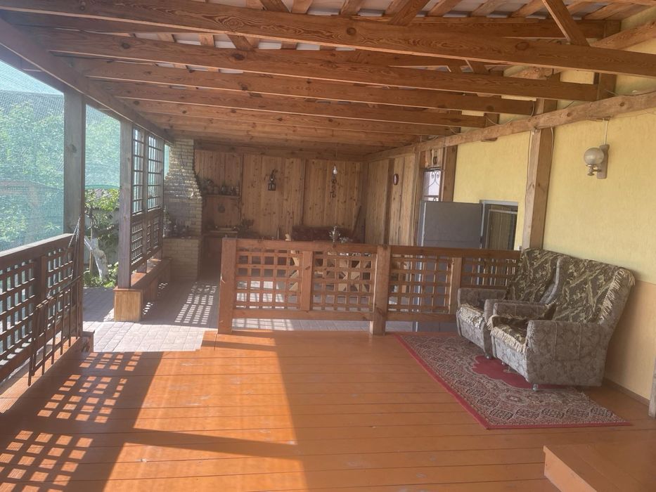 Продаж будинку з терасою, держпрограми - так!