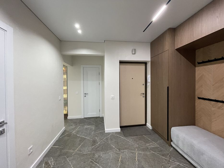 Продаж три кімнатної квартири біля ТЦ Velles Mall