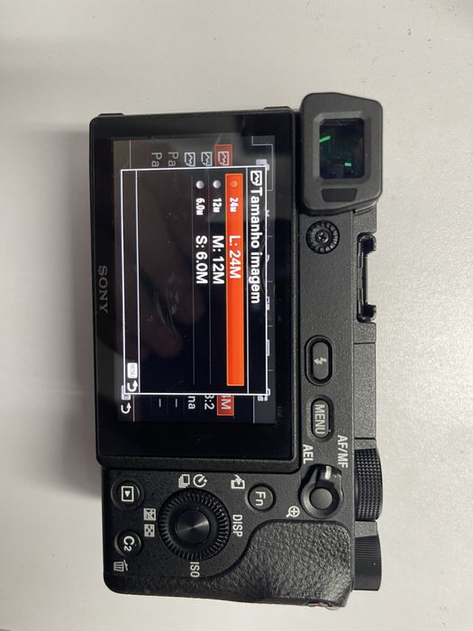 Sony a6300 APS-C 4K ILCE-6300 com 3148 disparos