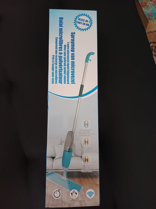 Myjka do podłóg  z pojemnikiem na płyn