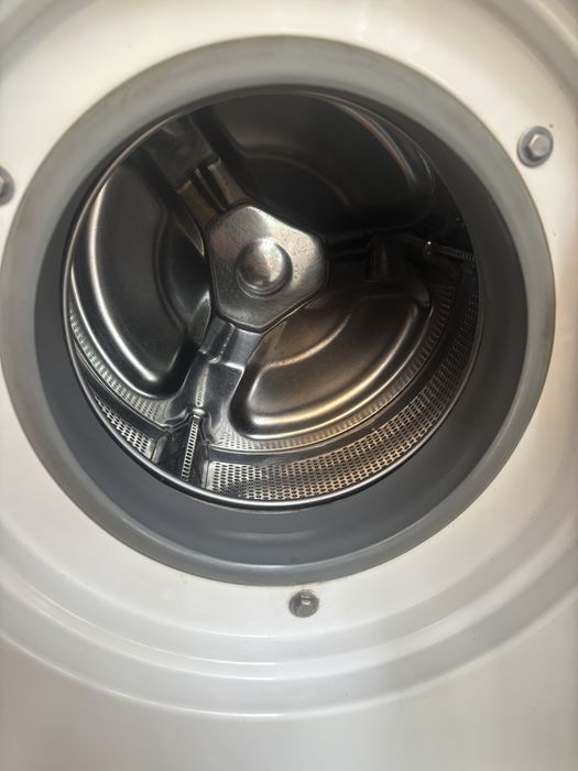 Пральна  машина miele