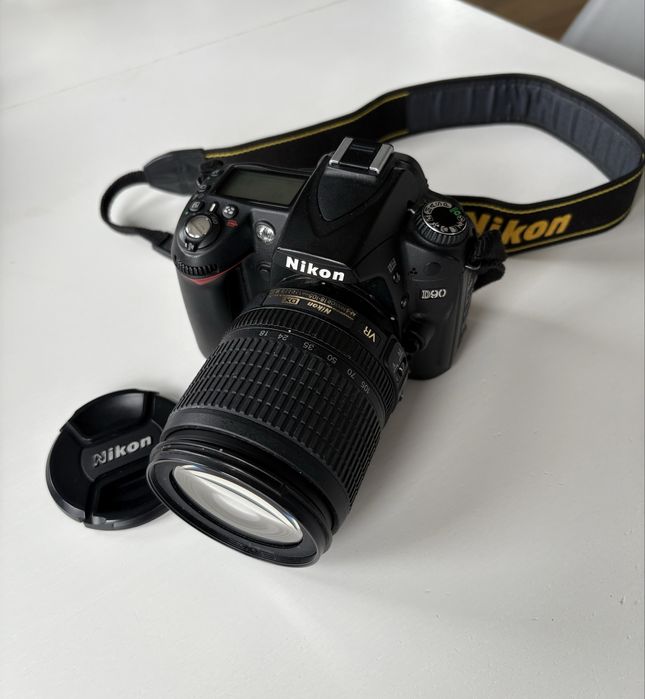 Aparat Nikon D90 + obiektyw 18-105 mm