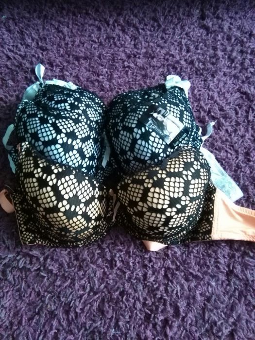 Biustonosze różna modele i rozmiary.