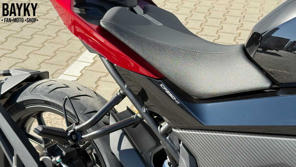 CFMOTO 250NK lite (version EFI, ABS)