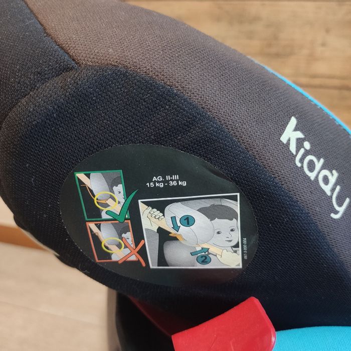 Дитяче автокрісло kiddy