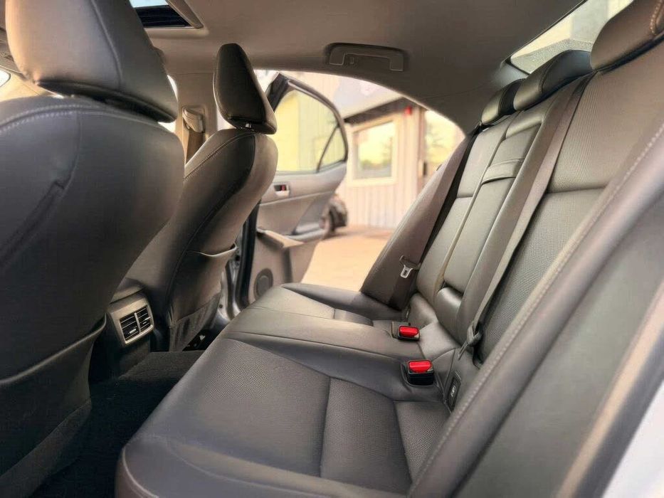 Lexus IS 350      2015