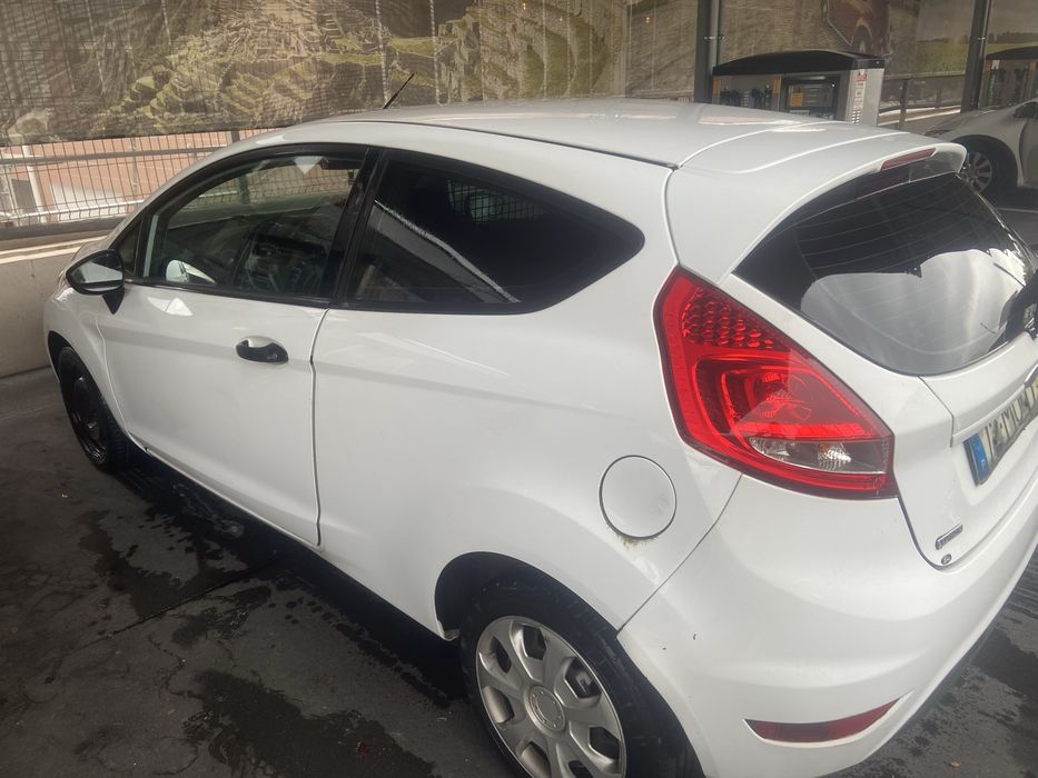 Ford fiesta comercial