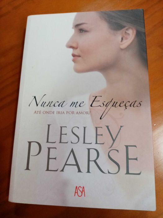Livro Romance "Nunca me Esqueças"