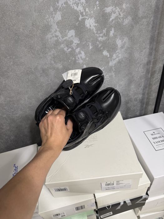 Maison Margiela Tabi x Reebok Instapump Black
