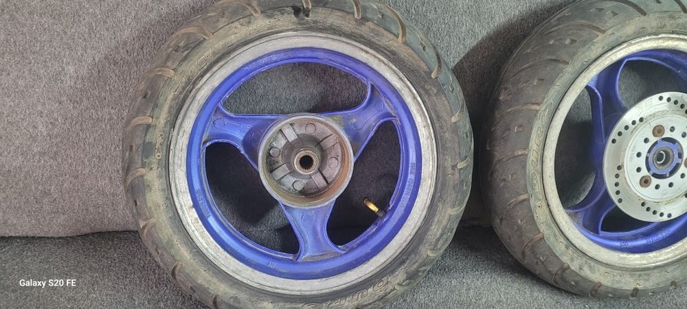 Колеса 12/70/12  .