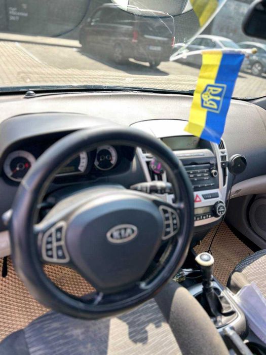 KIA CEED 2007 року випуску в хорошому стані 1.6  CRDi