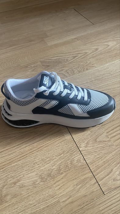 кросівки жіночі STEVE MADDEN