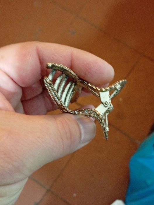 Alfinete Dourado em muito bom estado