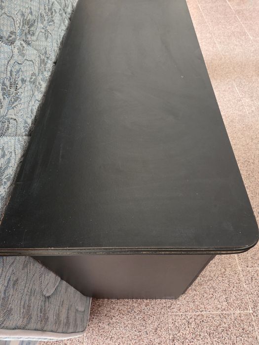 Vendo comoda preta e cinza