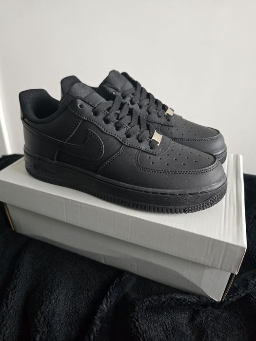 AirForce 1 07 Nowe czarne rozmiar 39