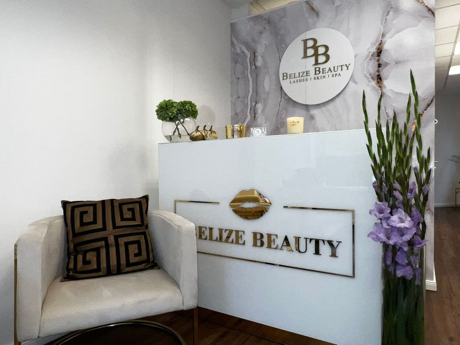 Lada recepcja logo biurko