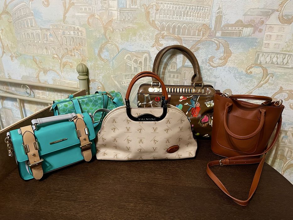 Жіночі сумки,через плече.Сумка-кросбоді.Лакова сумка.Valentino.