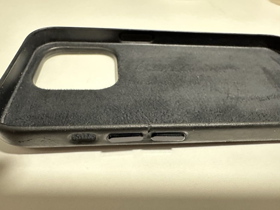 Apple iPhone 14 Pro Leather Case with MagSafe - Midnight