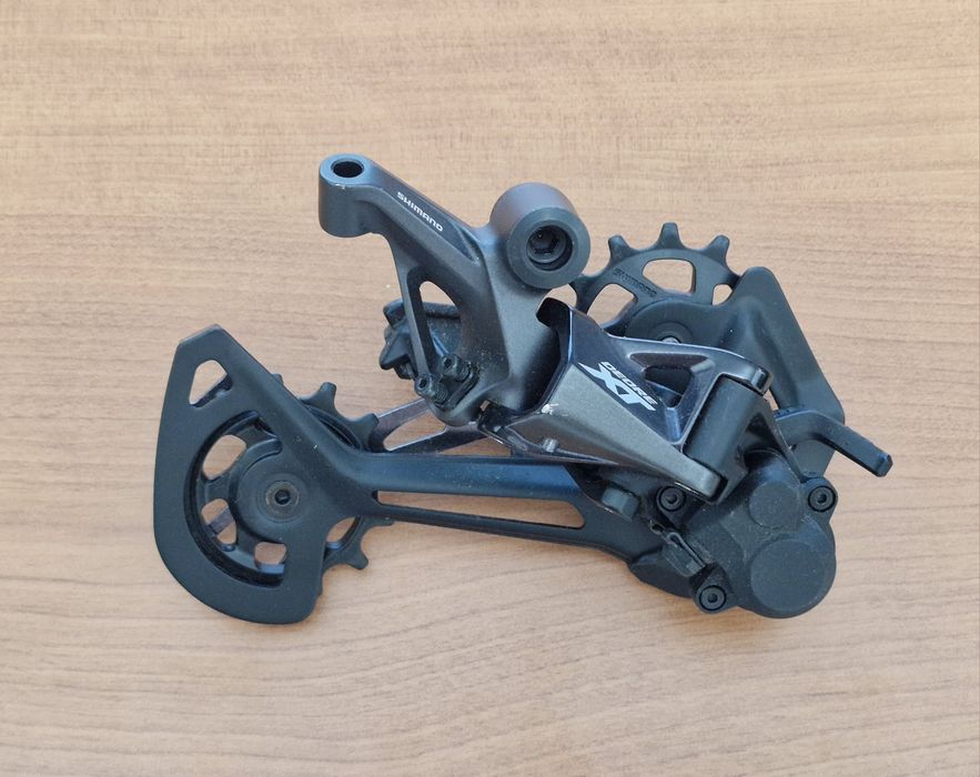 Componentes Shimano de 12 velocidades com 70Km