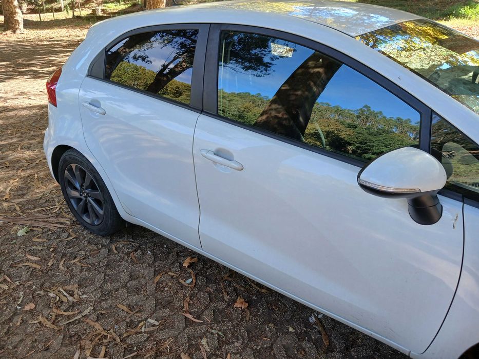 Kia Rio 1.2 Gasolina 5 lugares
