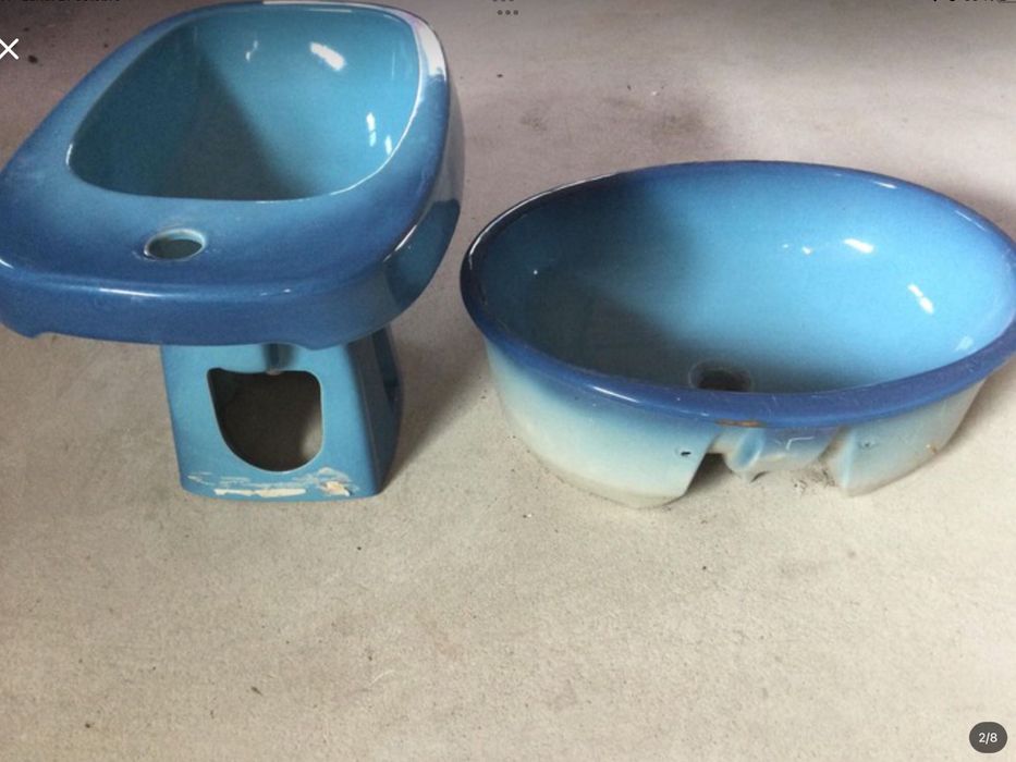 Bidet e lavatório azul, bidet lilas, torneira banheira latão cromado