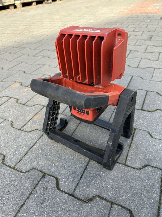 Lampa budowlana Hilti SL 6-22 z akumulatorem