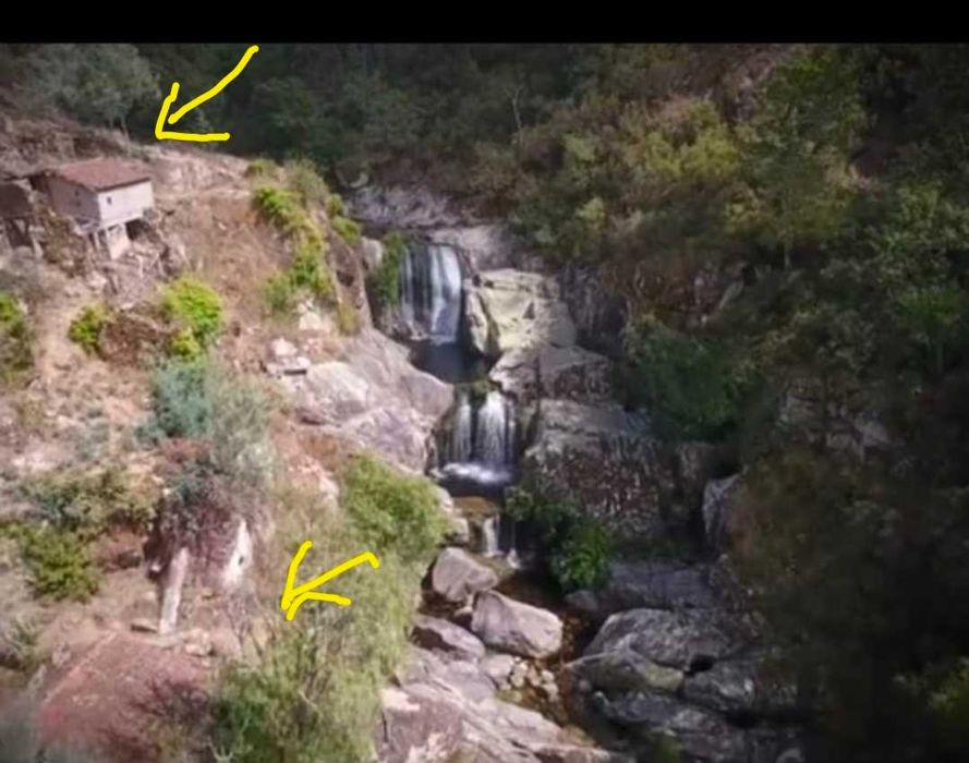 2 Moinhos junto a cascata