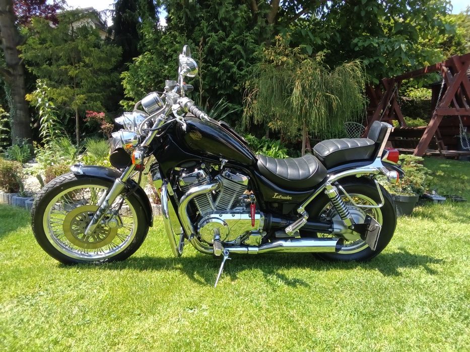 Suzuki Intruder 750