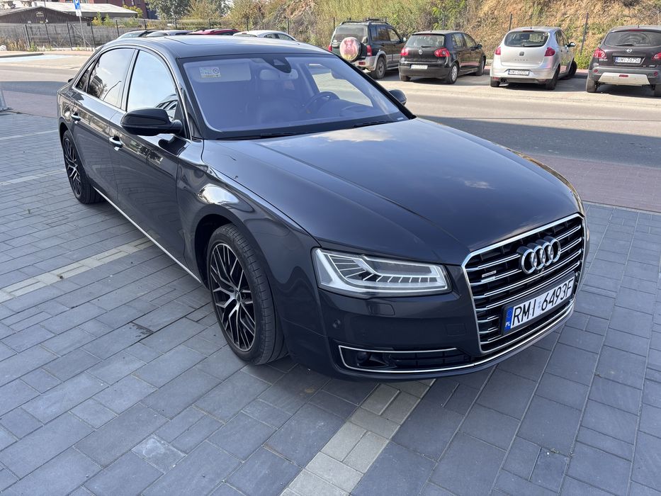 Audi A8L super stan