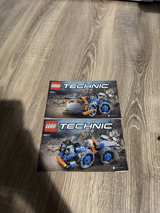 LEGO Technic 42071 Spycharka