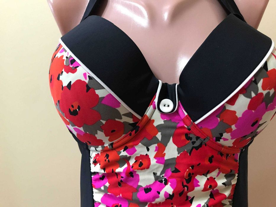 Купальник Resort сплошной чёрный маки Р.50/52