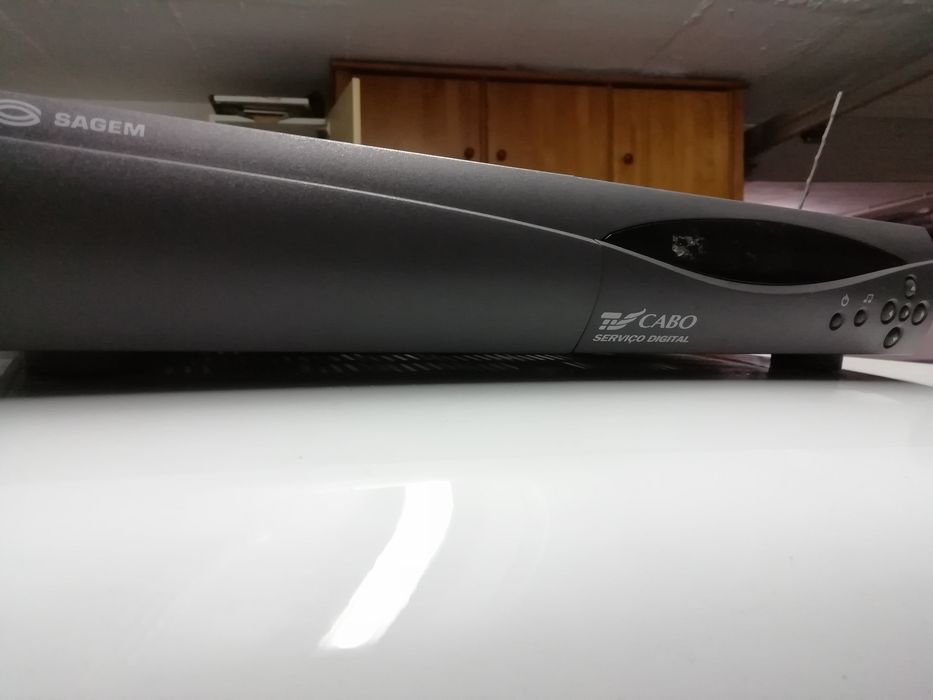 Sagem Satellite TV Box with 2 remotes64585675509378122