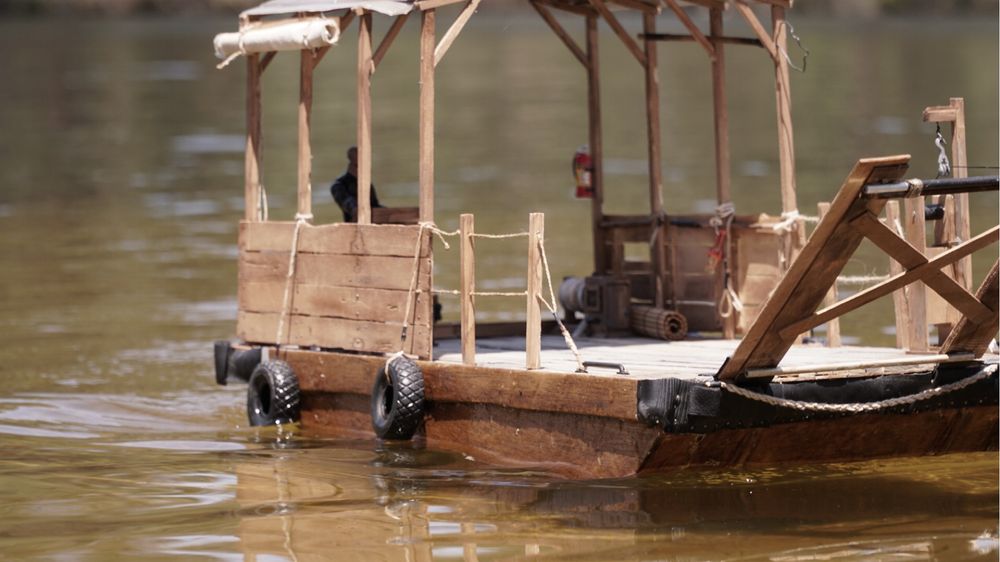 Barco telecomandado 1/10