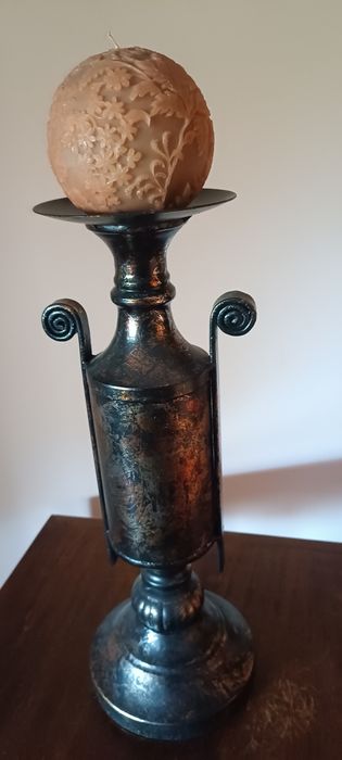 Peça decorativa de metal