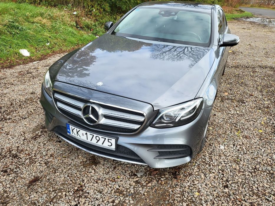 Mercedes-Benz Klasa E Sprzedam  Mercedesa E klase 220D  4 matic duże ekrany W213
