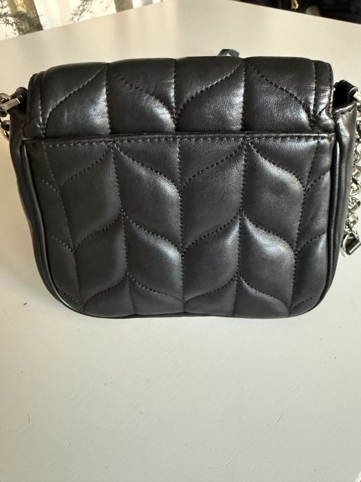 Michael Kors czarna pikowana torebka crossbody