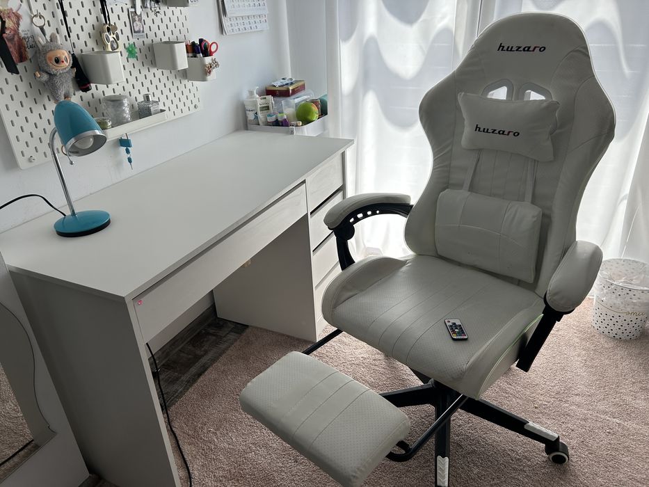 Białe Biurko typu IKEA MICKE + Fotel Gamingowy HUZARO LED RGB z pilotem