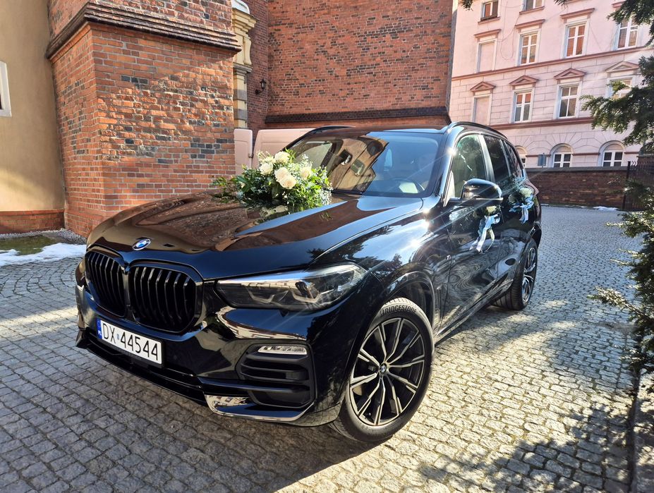 Auto do ślubu, Transport BMW X5 G05 czarne z jasnym środkiem Wrocław