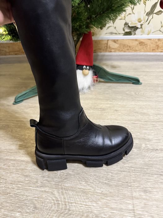 Продам жіночі чоботи