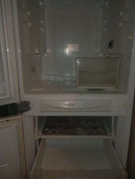 Продаю б/у холодильник срочно.